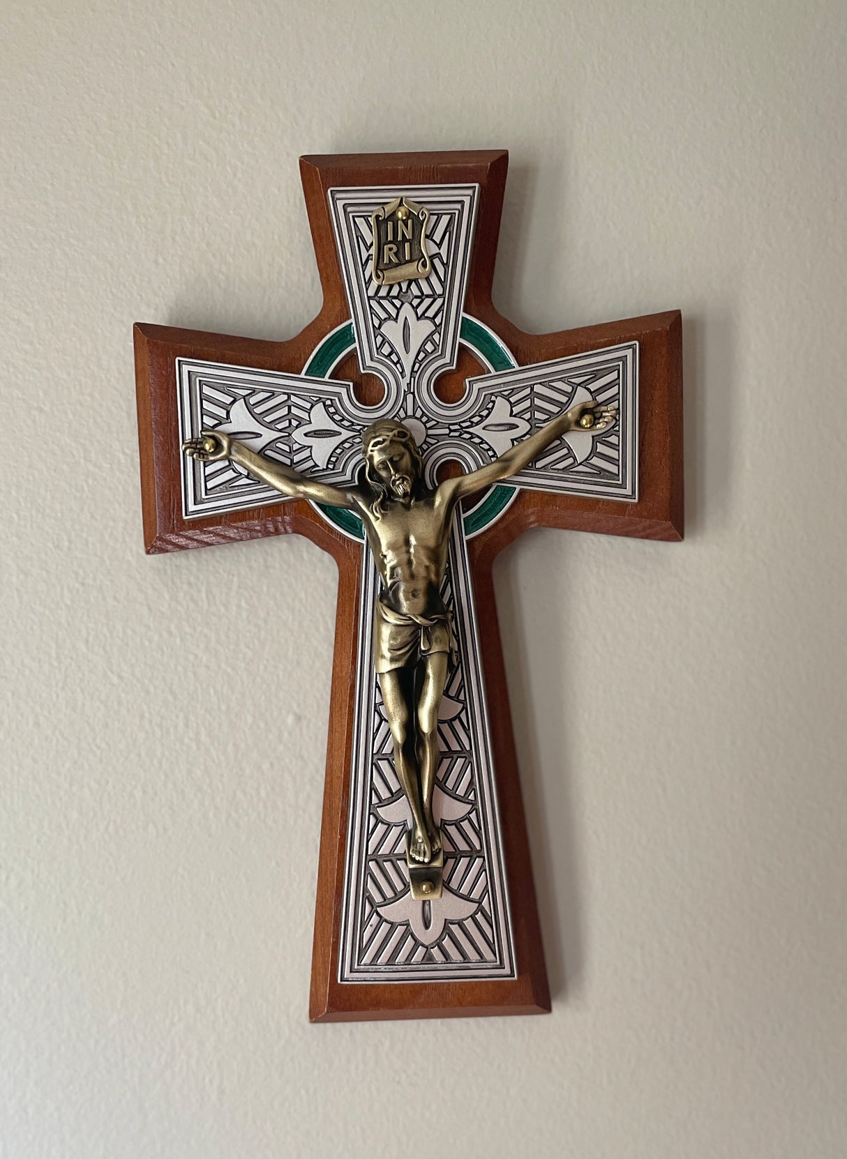 Celtic Wall Crucifix 8 inch