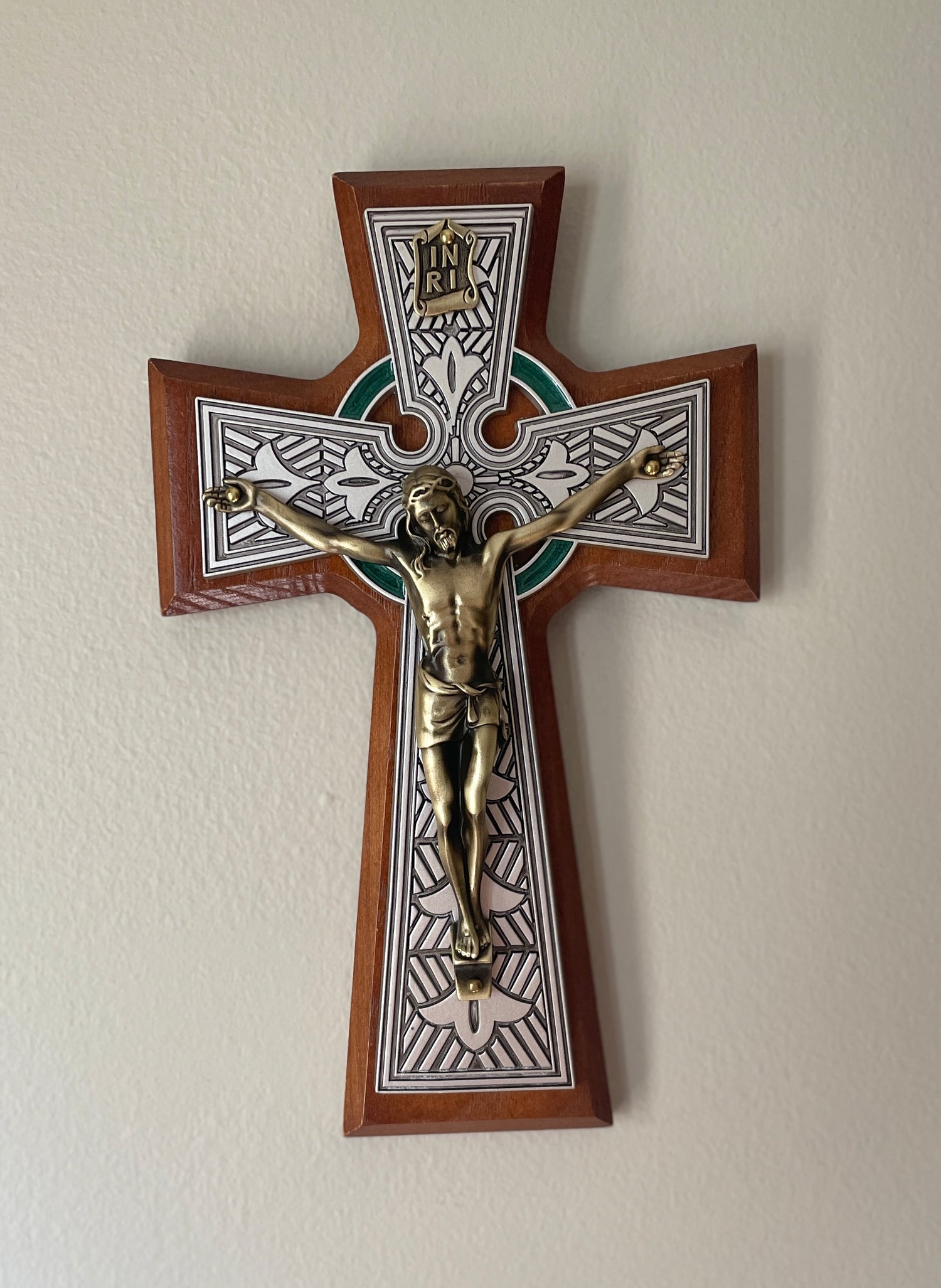 Celtic Wall Crucifix 8 inch