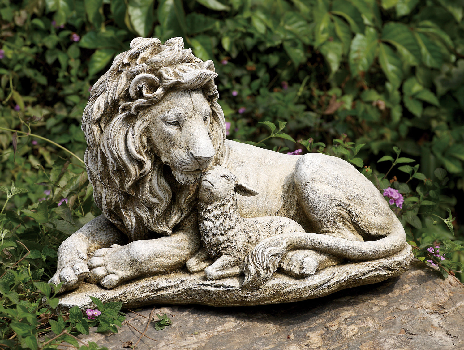 Lion and Lamb Garden Statue - 12.25"