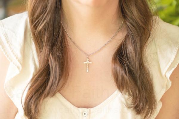 Circle Chain Cross Necklace – WAR Chest Boutique